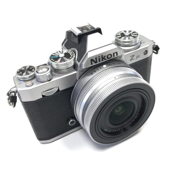 Nikon Z FC + Z DX 16-50mm f/3.5-6.3 Cámara sin espejo plateada vintage - Imagen 5