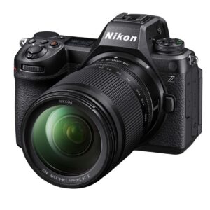 Nikon Z6III + Z 24-200mm f/6.3-4 Cámara sin espejo negra